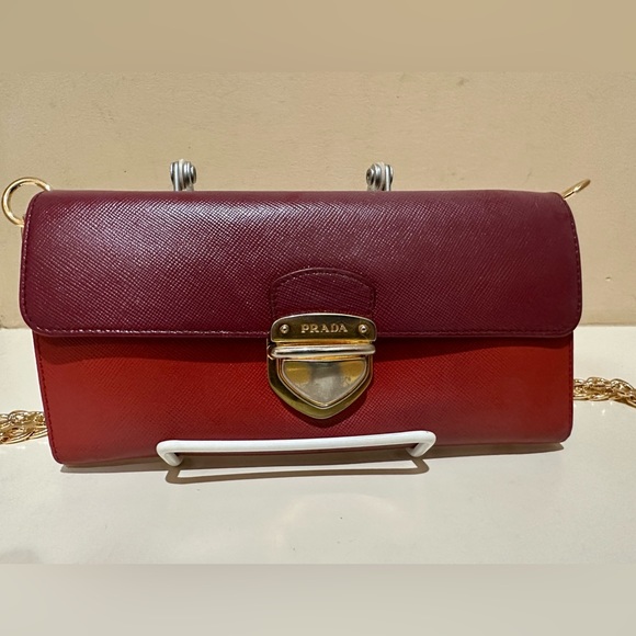 PRADA SAFFIANO RED LEATHER FLAP WALLET ON A CHAIN - Picture 7 of 8